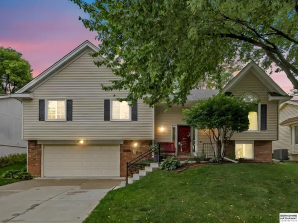 15387 Burt St, Omaha, NE 68154