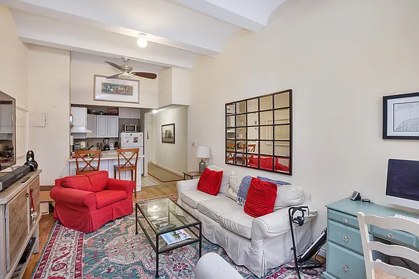 Rented by Nest Seekers International | media 10