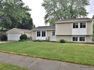 1531 Jewel Ave, St Charles, IL 60174