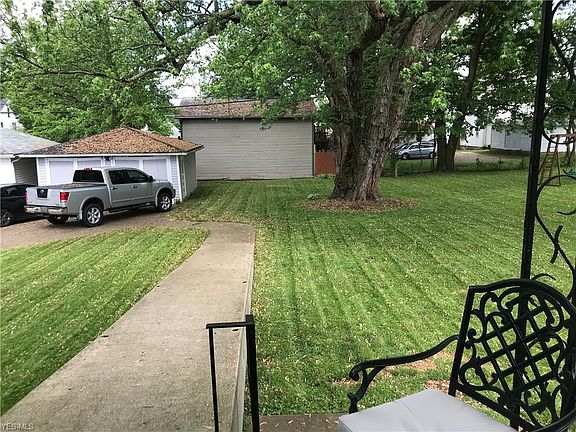 2nd image of 734 S Vine St