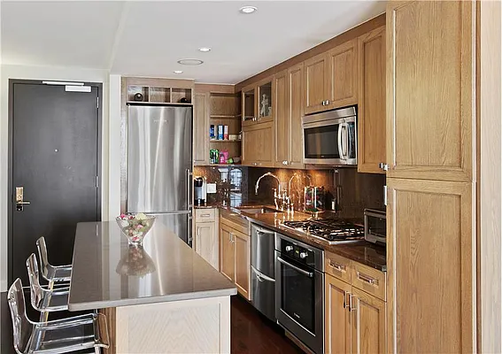 Sold by Real Direct | media 13