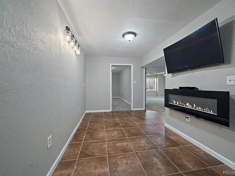 17911 Aprils Way — Photo 20