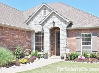 19808 Crest Ridge Dr, Edmond, OK 73012