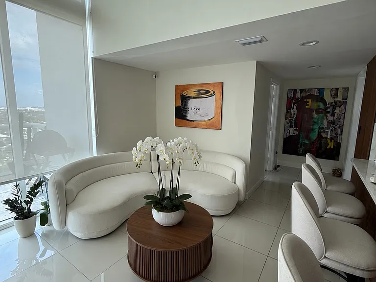 1861 NW South River Dr #Penthouse 4 — Photo 4