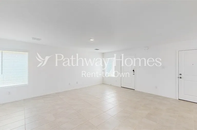 1329 Plum Rd — Photo 5