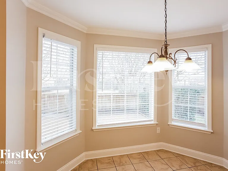 10258 Spruce Grove Ln — Photo 4