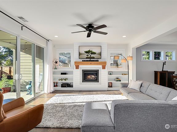 3rd image of 13102 184th Avenue E