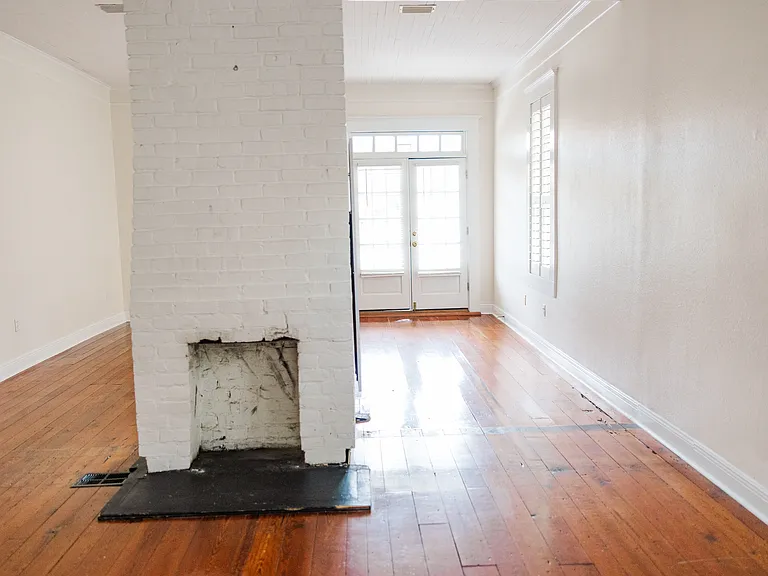 222 N Spring St — Photo 33
