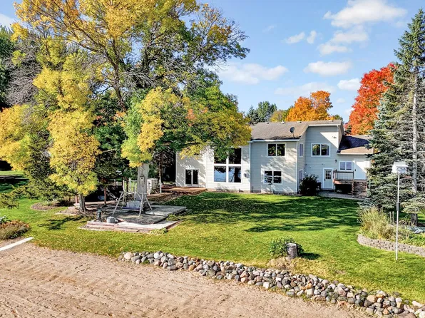 31137 Peninsula Ave, Lindstrom, MN 55045