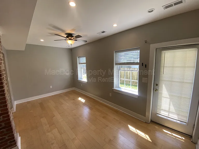 1115 Winchester St #C — Photo 7