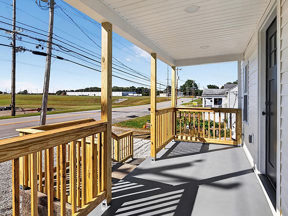3rd image of 914 W Division Rd