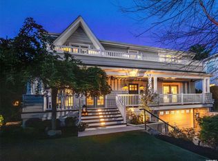 4 Briarcliff Dr, Port Washington, NY 11050