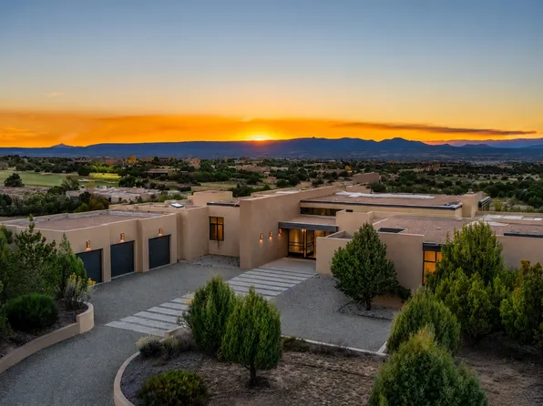 26 Bishops Dome Rd, Santa Fe, NM 87506