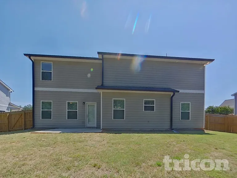 831 Bryson Lake Cir — Photo 15