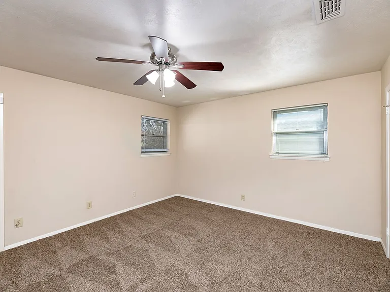 1605 Arrowhead Dr — Photo 21