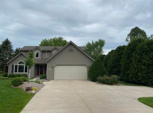 W153N10359 Roger Dr, Germantown, WI 53022
