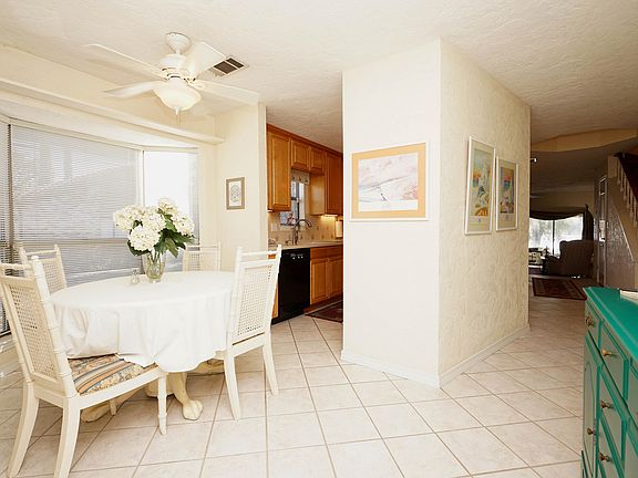 5th image of 410 Regatta Dr