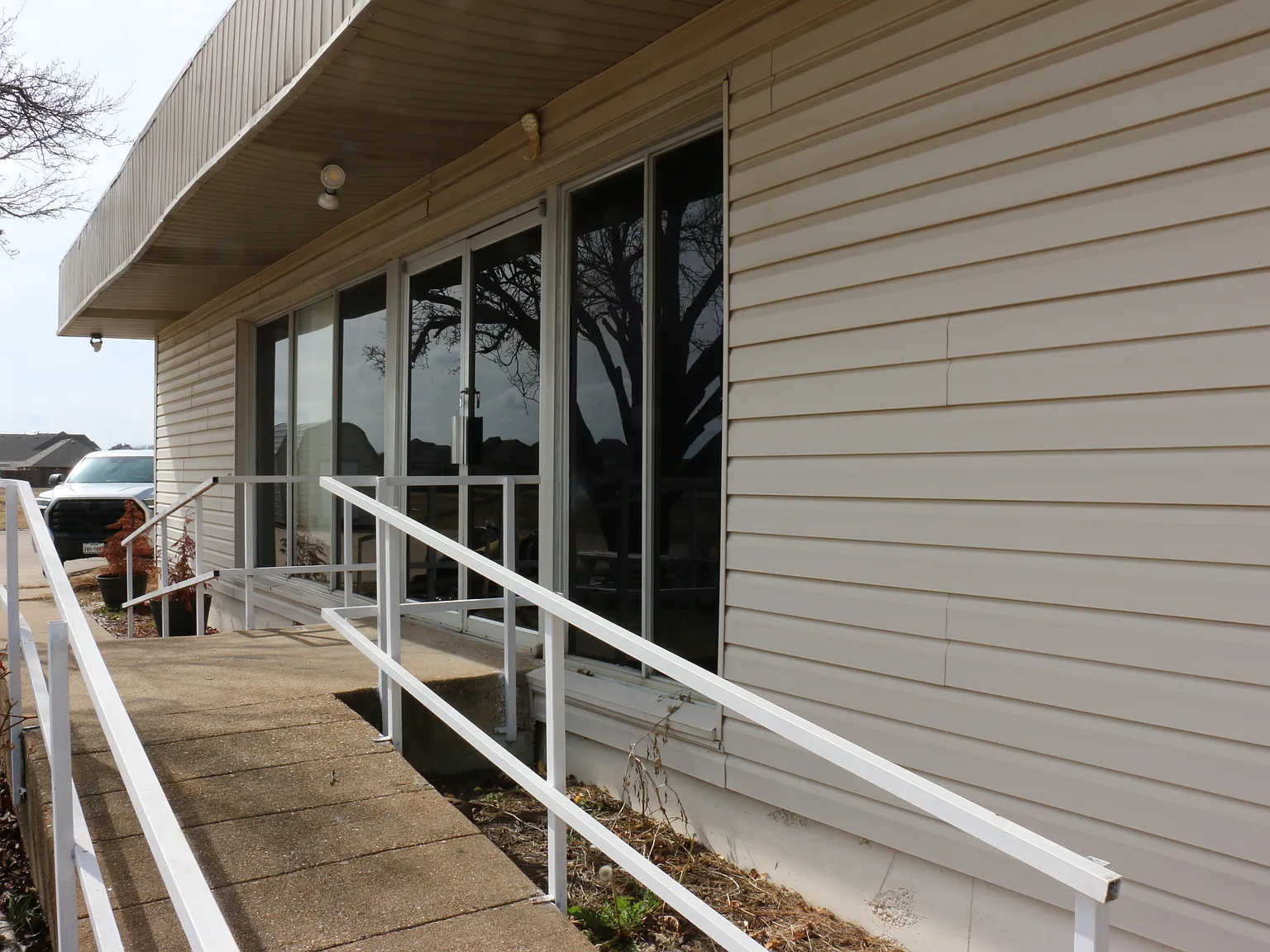 1 bed, 2542 sqft, $3,995 — Photo 3