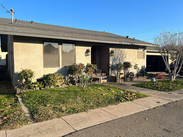 17364 N Bruella Rd — Photo 1