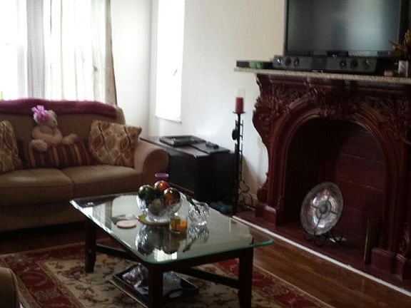 2nd image of 6458 N Claremont Ave APT 3S