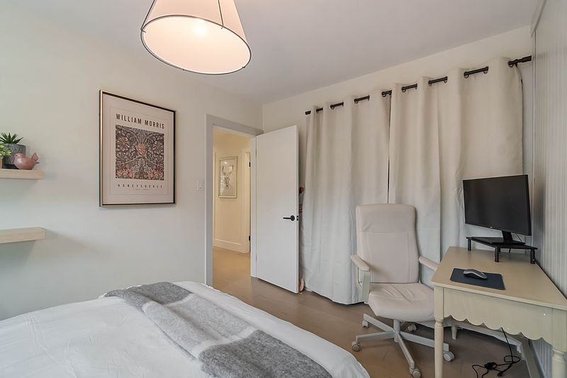North Vancouver Apartment for rent - 3 Bedrooms — photo 12