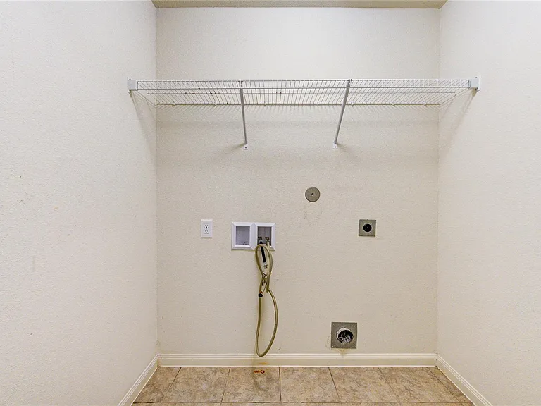 22534 Cloverland Field Dr — Photo 34