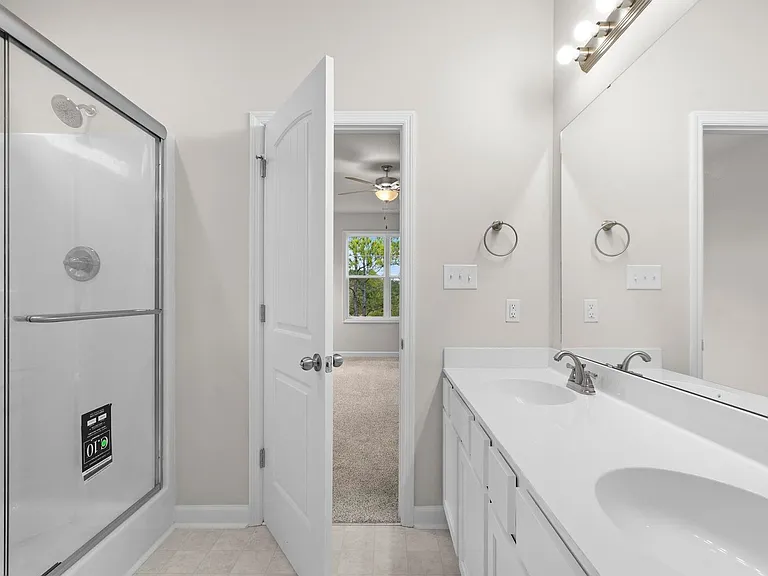 2033 Folkstone Woods Ln — Photo 19