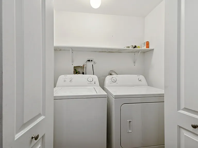 S Laflin St — Photo 10