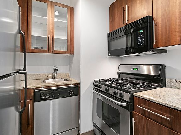 3rd image of 82 Beaver St APT 1107