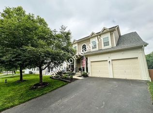8930 Kingbird Ct, Gainesville, VA 20155