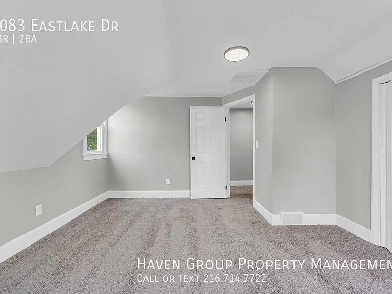 1083 Eastlake Dr — Photo 17