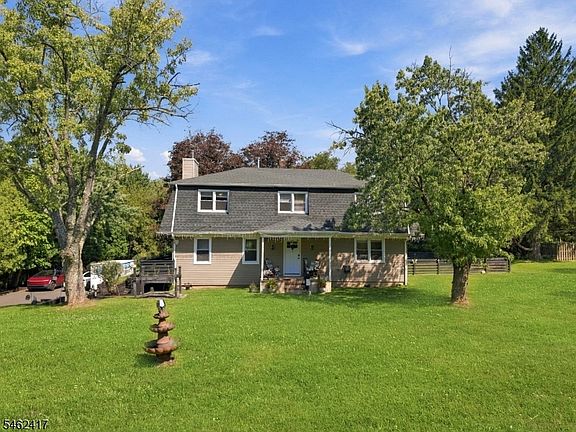 2nd image of 225 Hockenbury Rd