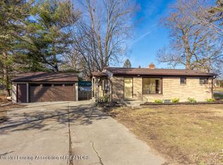 5683 Buckingham Rd, Haslett, MI 48840