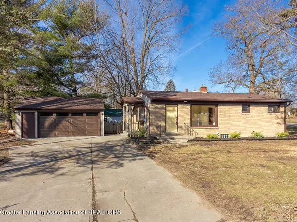 5683 Buckingham Rd, Haslett, MI 48840