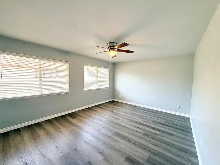 890 N Campus Ave #B — Photo 11