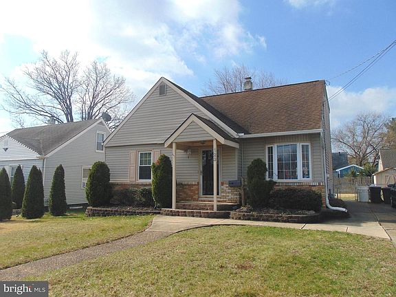 3rd image of 123 Mitchell Ave