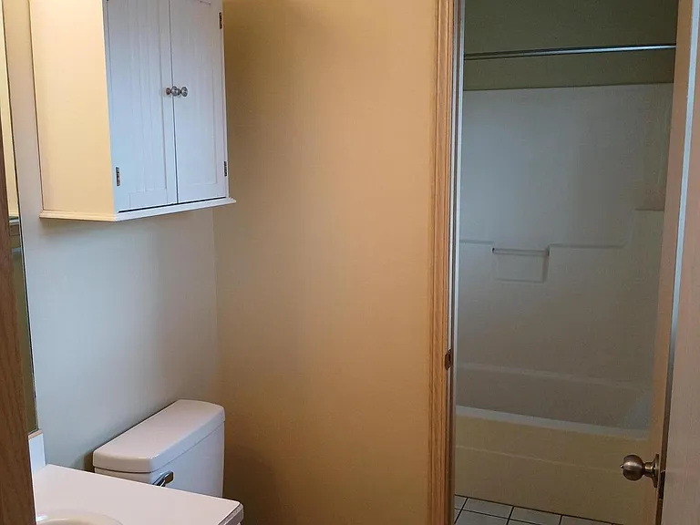 814 Forest Ave S — Photo 4