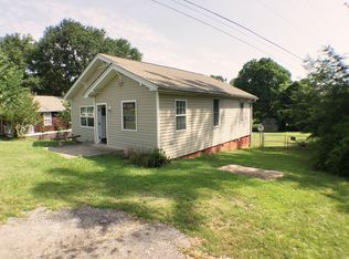 108 Whitney St, Slater, SC 29683