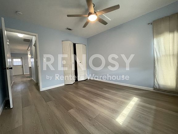 3rd image of 110 Gloucester Blvd Unit 110