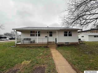 122 S 3rd St, Sheffield, IA 50475