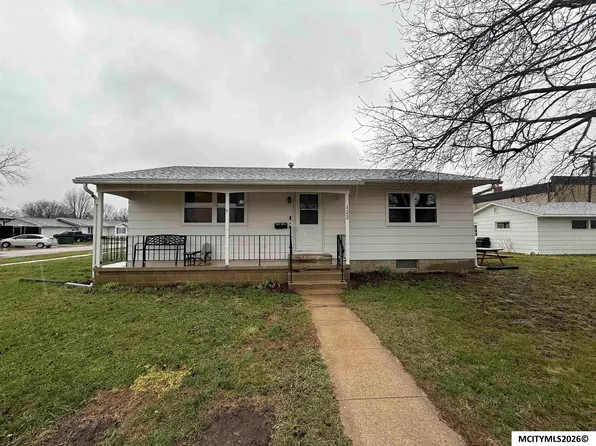 122 S 3rd St, Sheffield, IA 50475