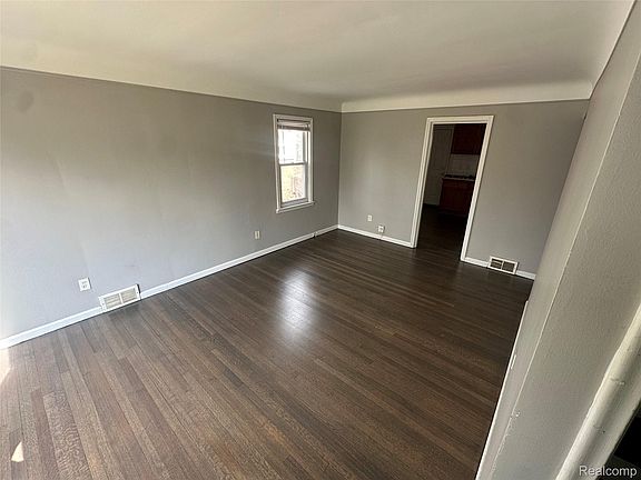 4th image of 535 Sherbourne St