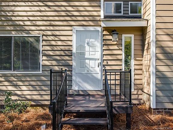 2nd image of 7618 Park Vista Cres