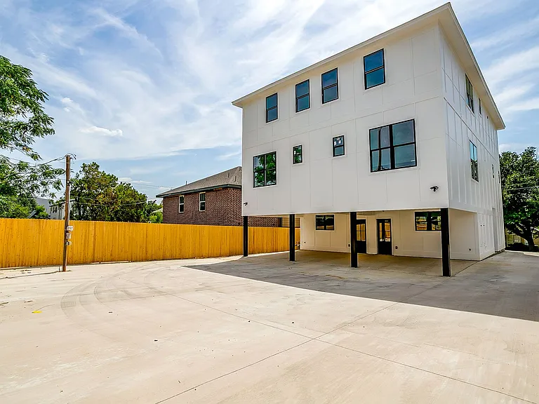 2811 Forest Park Blvd — Photo 47