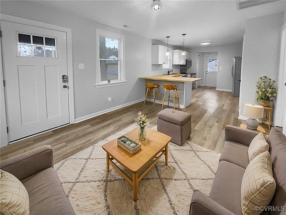 2nd image of 2507 Gay Ave