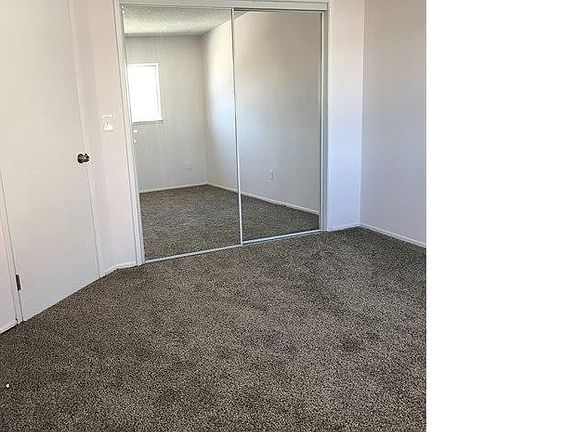 4th image of 4252 Woodlawn Ave APT 1