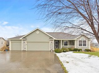 2706 Shadow Ridge Ct, Eudora, KS 66025