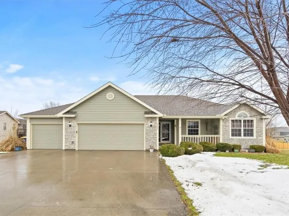 2706 Shadow Ridge Ct, Eudora, KS 66025