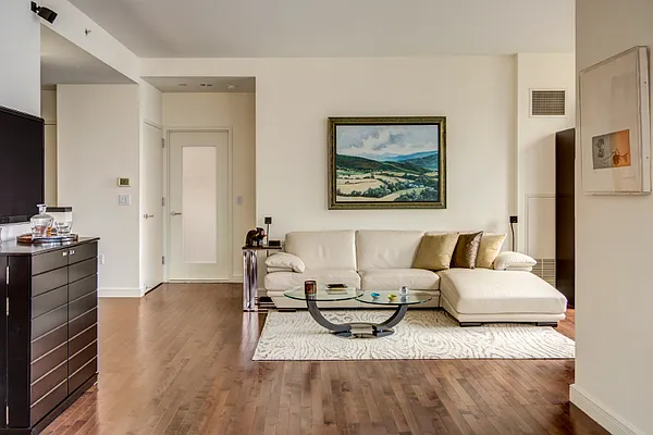 Sold by Compass | media 18