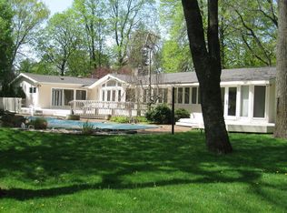 159 W Shore Rd, Great Neck, NY 11024